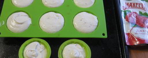 Шаг 4: нежных творожников малиновый вулкан