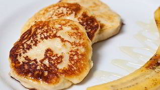 Рецепт Простых сырников из творога с бананом