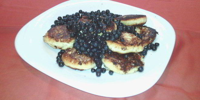 Рецепт сырников с черникой