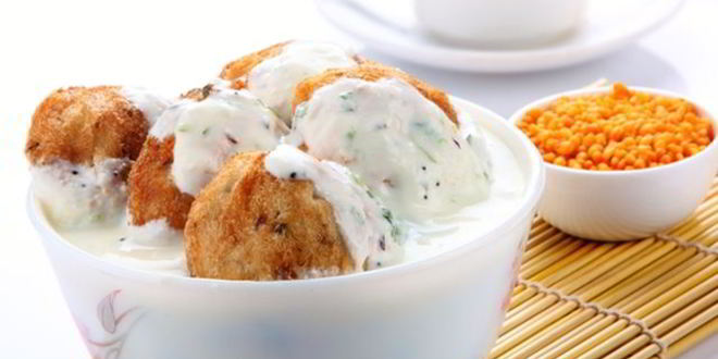 Рецепт сырников с маково-сметанным соусом