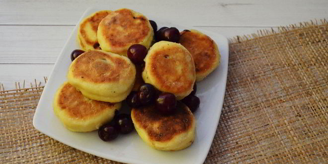 Рецепт сырников с вишней