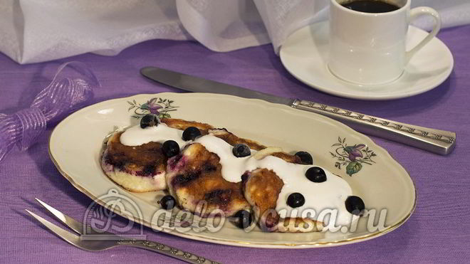 Рецепт Сырников со смородиной
