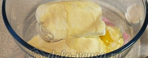 Шаг 2: сырников со смородиной