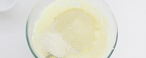 Шаг 4: сырников в духовке с манкой