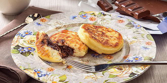 Рецепт творожников с шоколадной начинкой