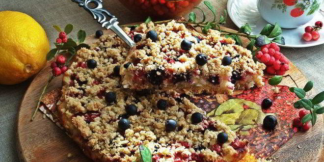 Рецепт ягодного творожника без муки