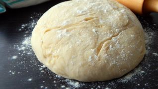 Рецепт Сдобного теста для булочек с сухими дрожжами