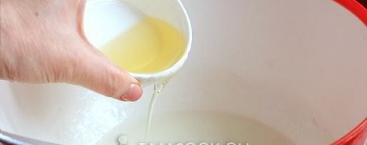 Шаг 4: теста для пирогов на кефире без дрожжей