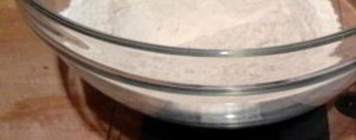 Шаг 1: тонкого теста для пиццы без дрожжей