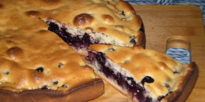 Рецепт бисквита с черникой