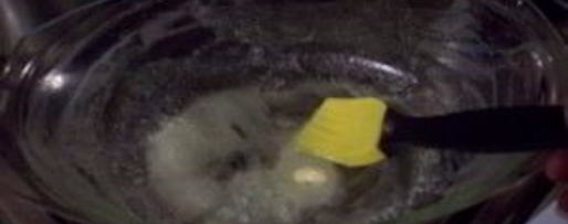 Шаг 1: бисквита с черникой