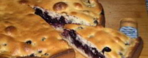 Шаг 4: бисквита с черникой