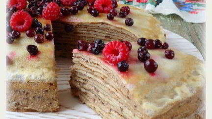 Рецепт Блинного торта с черносливом