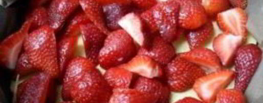 Шаг 5: клубнично-йогуртового торт