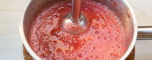 Шаг 11: клубничного торта с двумя кремами