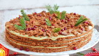 Рецепт Пряничного наполеона с брусникой