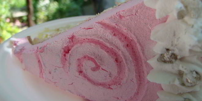 Рецепт торта с ромом, малиной и сливками