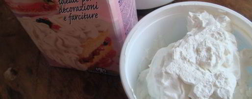 Шаг 7: торта с ромом, малиной и сливками