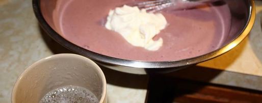 Шаг 6: торта шоколадно-ягодный розовые облака