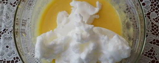 Шаг 2: вафель с шариком шоколадного мороженого