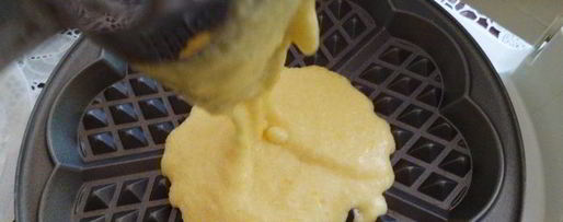 Шаг 3: вафель с шариком шоколадного мороженого