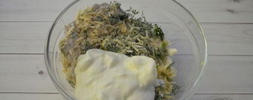 Шаг 3: вафель с сыром и зеленью