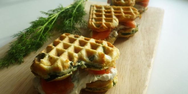 Рецепт вафель со шпинатом, сыром и семгой