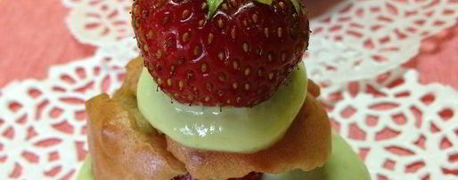 Шаг 12: клубничных профитролей с творожно-базиликовым кремом