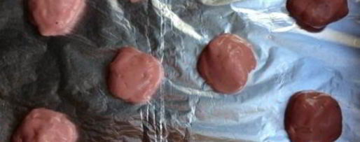 Шаг 6: клубничных профитролей с творожно-базиликовым кремом