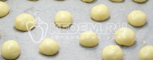 Шаг 5: профитролей с икрой и творожной начинкой