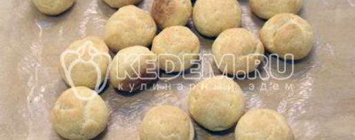 Шаг 6: профитролей с икрой и творожной начинкой