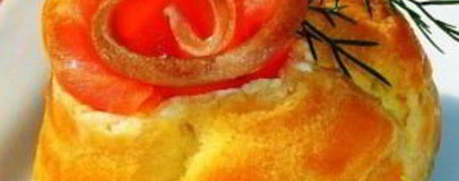 Шаг 8: профитролей с красной рыбой