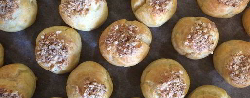 Шаг 9: профитролей с кремом из вареной сгущенки