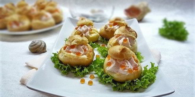 Рецепт профитролей с пармезаном и муссом из крабового мяса
