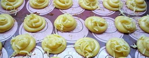 Шаг 5: профитролей с пармезаном и муссом из крабового мяса