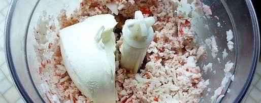 Шаг 8: профитролей с пармезаном и муссом из крабового мяса