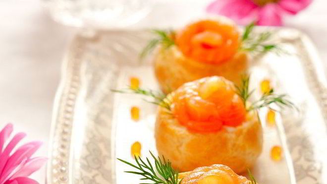 Рецепт Профитролей с семгой и сливочным сыром
