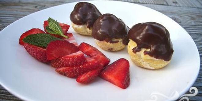 Рецепт профитролей с шоколадным соусом