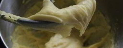 Шаг 1: профитролей с шоколадным соусом