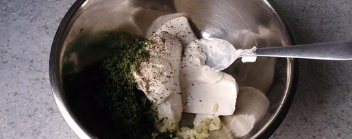 Шаг 4: профитролей с творожным сыром и семгой