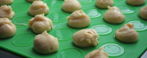 Шаг 4: торта из профитролей с вишней и шоколадом