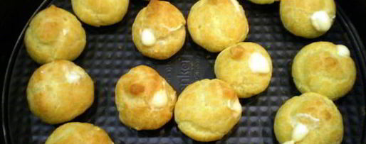 Шаг 10: торта с профитролями и хурмой