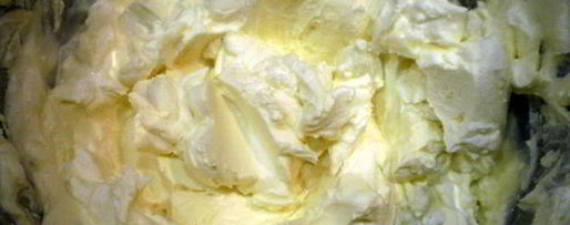 Шаг 13: торта с профитролями и хурмой