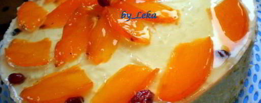 Шаг 17: торта с профитролями и хурмой