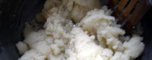 Шаг 5: торта с профитролями и хурмой