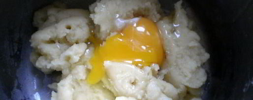 Шаг 6: торта с профитролями и хурмой