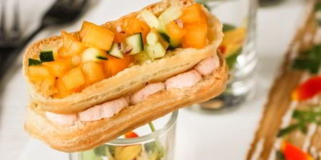 Рецепт эклеров с креветочным кремом и тартаром из хурмы