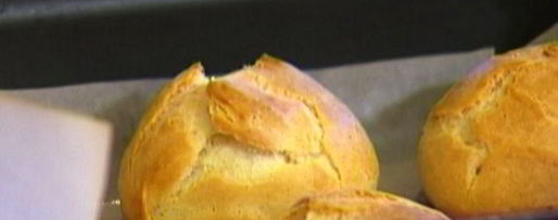 Шаг 5: эклеров с малиной и взбитыми сливками