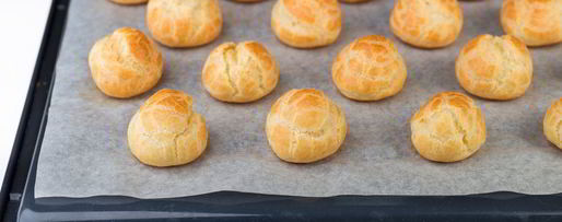 Шаг 3: закусочных профитролей с салатом из креветок и крабовых палочек