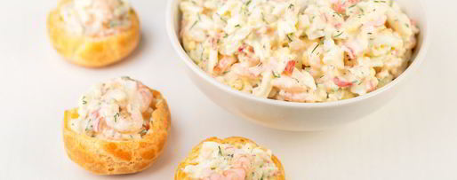 Шаг 7: закусочных профитролей с салатом из креветок и крабовых палочек